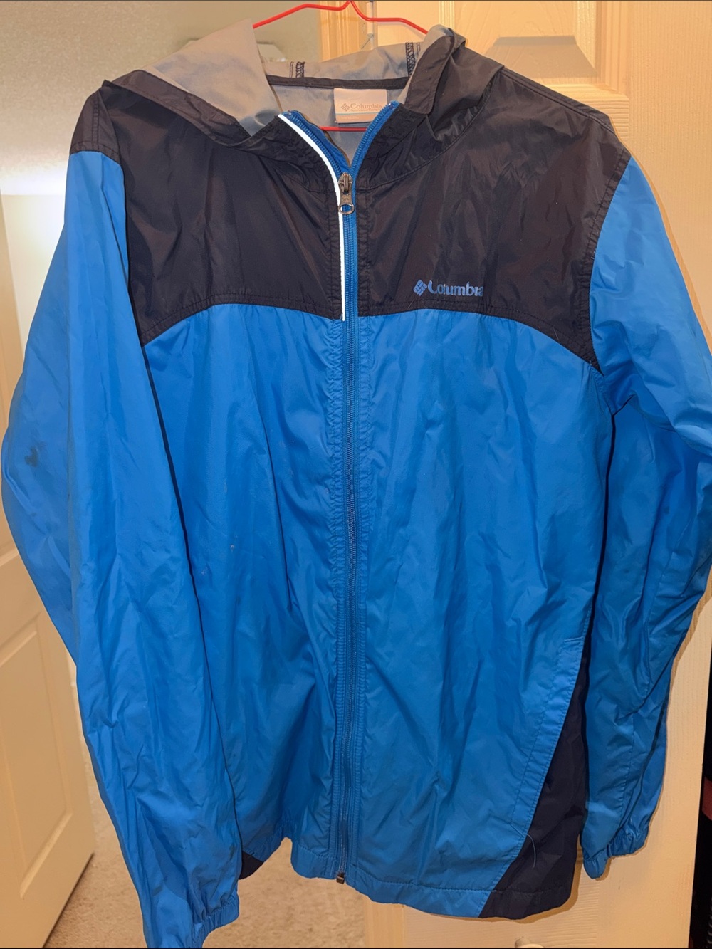 Columbia Blue and Navy Hooded Packable Windbreaker youth size xl